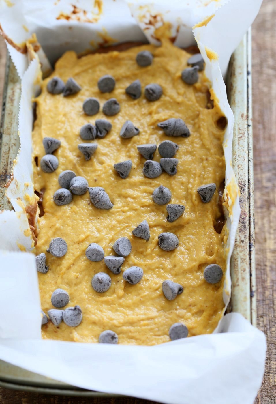 Easy Marbled Golden Pumpkin Chocolate Bread. Layers of Pumpkin Spice + Turmeric + Pumpkin puree, and Chocolate Cake. Vegan Soy-free Recipe | VeganRicha.com