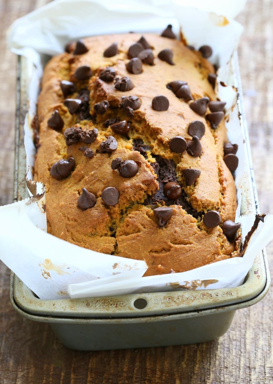Easy Marbled Golden Pumpkin Chocolate Bread. Layers of Pumpkin Spice + Turmeric + Pumpkin puree, and Chocolate Cake. Vegan Soy-free Recipe | VeganRicha.com