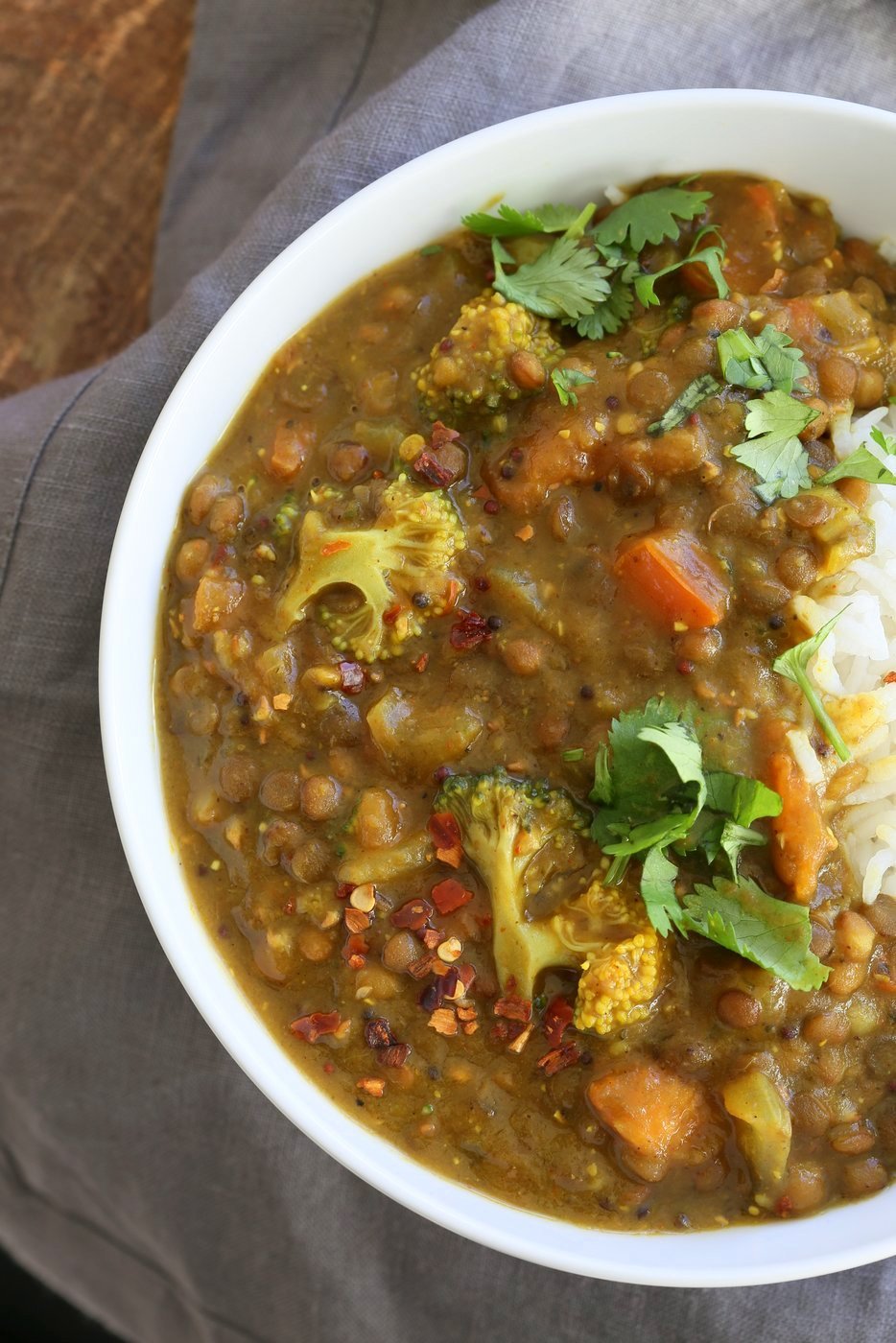 Brown Lentil Soup with Broccoli, Fenugreek seeds and black pepper. Warming Winter soup with veggies and fenugreek for healing and detox. Vegan Gluten-free Soy-free Dal Recipe | VeganRicha.com