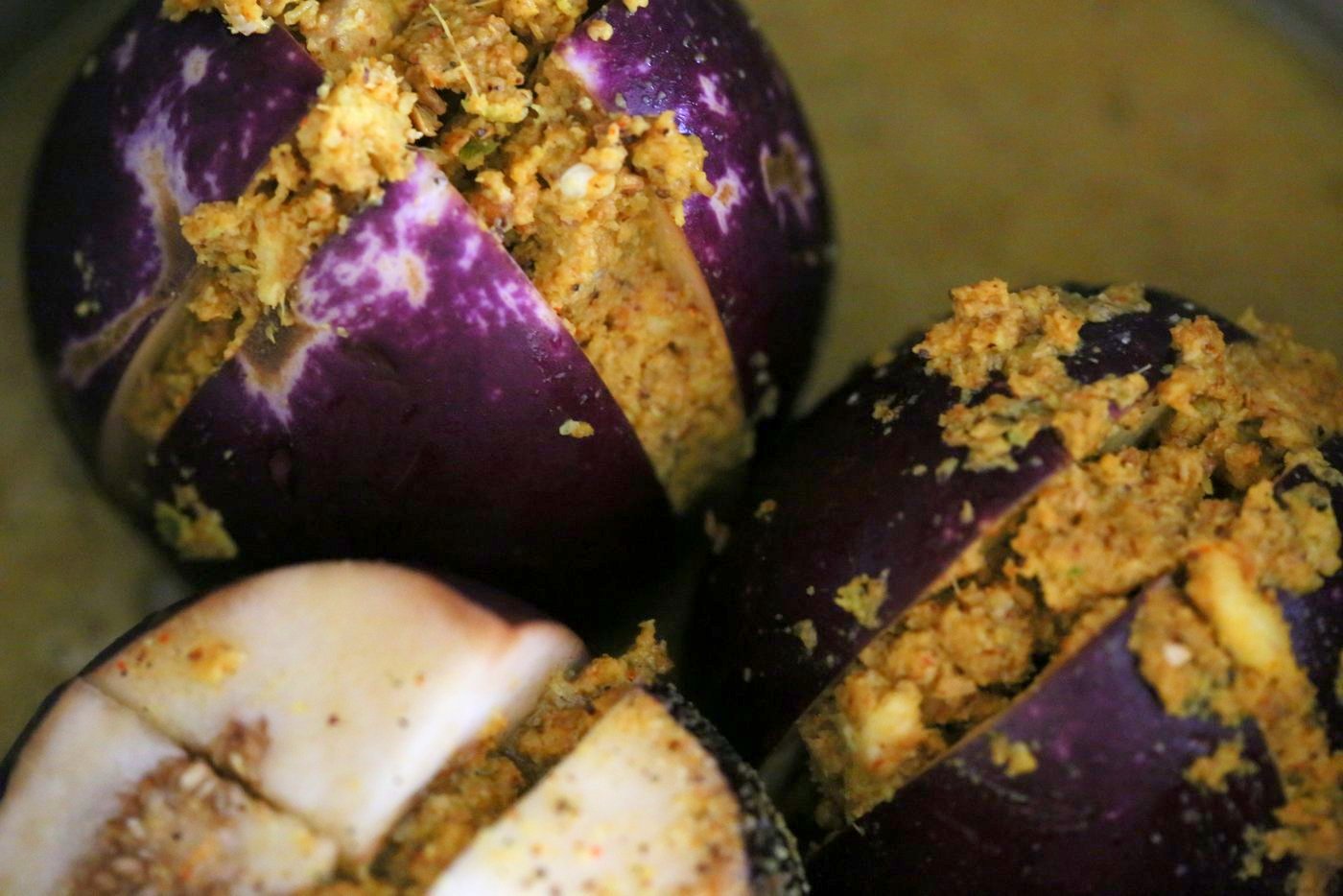 Instant Pot Masala Eggplant Curry. Pressure cooked Indian Baghare baingan. Stuffed Baby Eggplant Curry. #Vegan #Glutenfree #Soyfree #Recipe #veganricha | VeganRicha.com