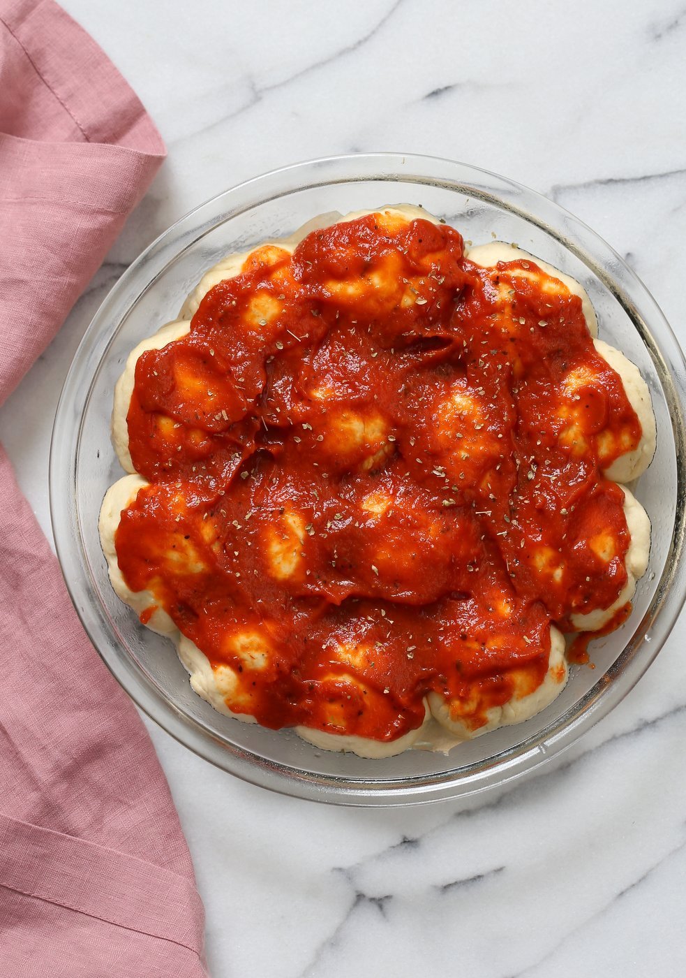 Cheesy Pull Apart Pizza Bread. Pizza Monkey bread. Add roasted veggies, olives, mushrooms to make into a pizza bake. Vegan Soy-free Recipe. | VeganRicha.com