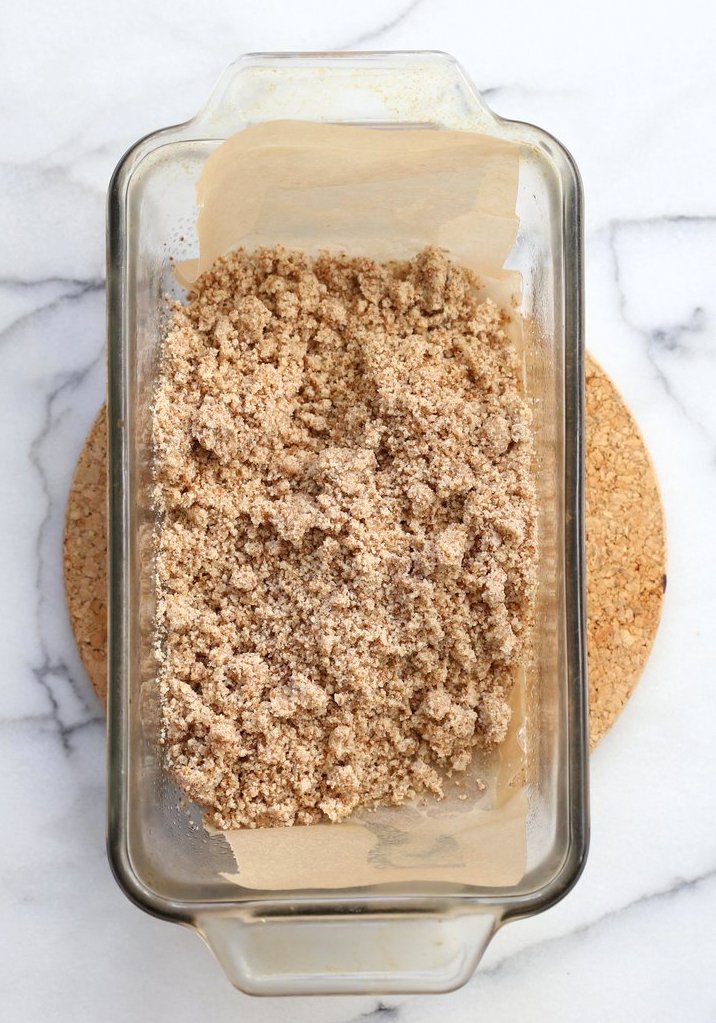 Vegan Sweet Potato Pie Bars. Spiced Sweet Potato Pie layered over cinnamony snickerdoodle crust. Make this into a pie for decadent holiday dessert . GF option | VeganRicha.com