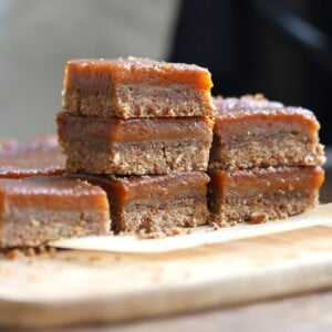 Vegan Sweet Potato Pie Bars. Spiced Sweet Potato Pie layered over cinnamony snickerdoodle crust. Make this into a pie for decadent holiday dessert . GF option | VeganRicha.com
