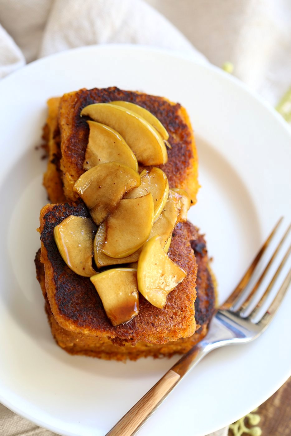 Vegan Pumpkin French Toast with Pumpkin Cornbread, pumpkin pie spices and Caramelized Apples! Breakfast for fall. Vegan Soy-free Recipe. Can be gluten-free with gluten-free cornbread #vegan #breakfast #recipe #veganricha