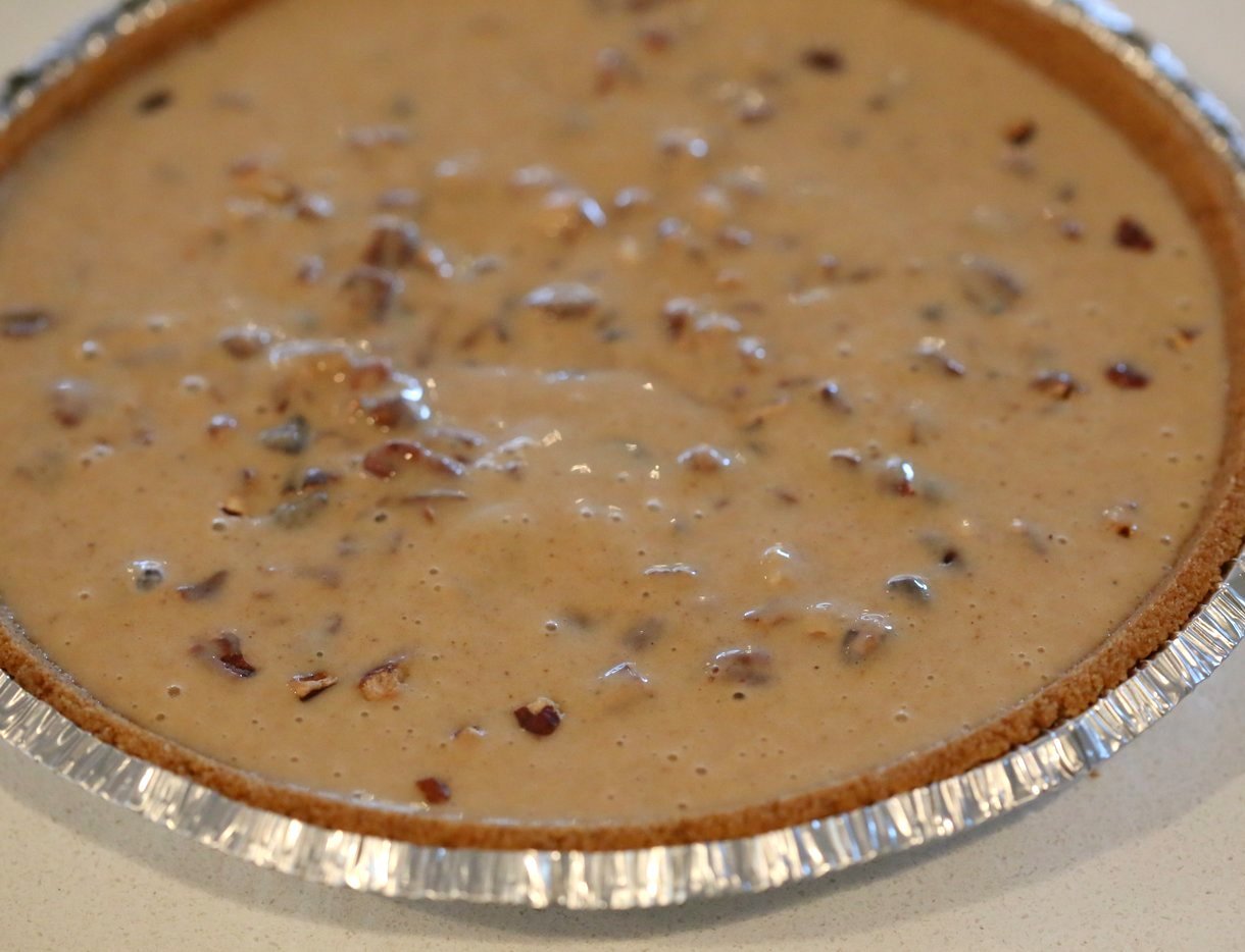 Vegan Chocolate Pecan Pie with Dates and Chai spice. All the pecan pie with chocolate. Vegan Derby Pie. Glutenfree with gf crust. Soyfree Recipe. #vegan #veganricha | VeganRicha.com