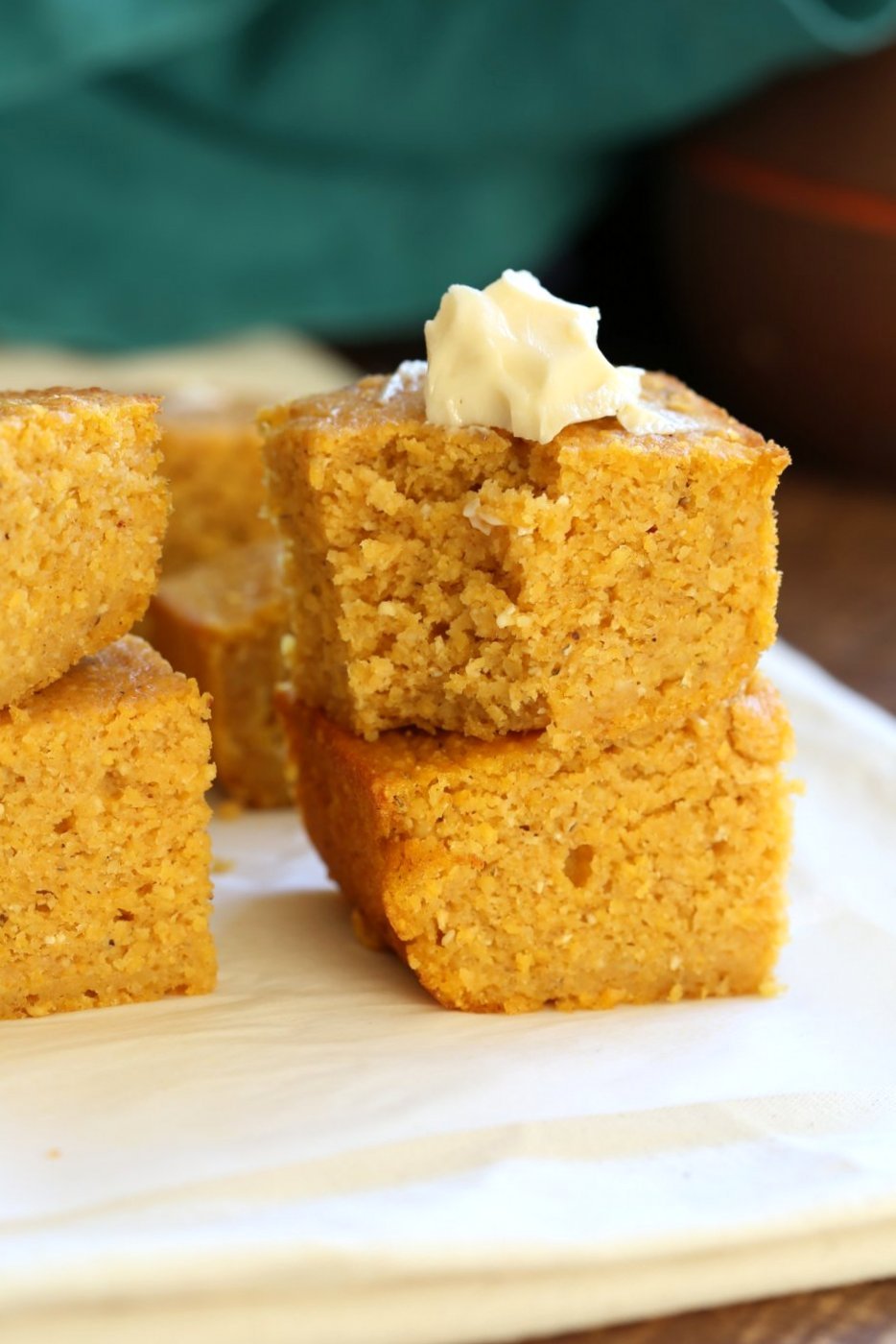 1 Bowl Vegan Pumpkin Corn bread with a few ingredients. Spiced, lightly sweet and great with soups, chilis or on its own with vegan butter and maple syrup or make sandwiches with it. #Vegan #Soyfree #Recipe. #veganricha | VeganRicha.com