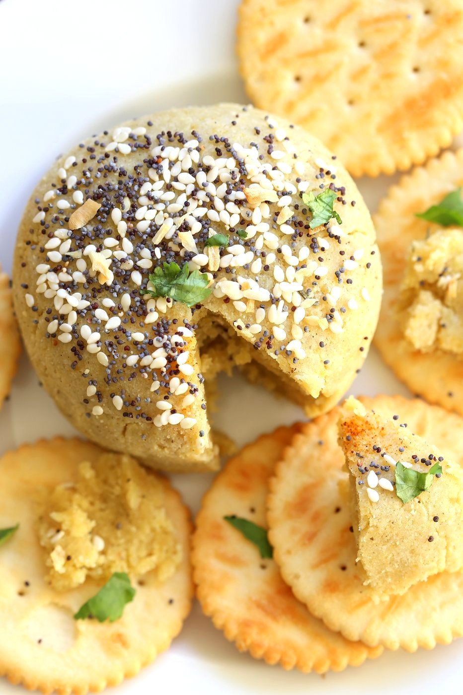 Everything bagel Seasoning Vegan Cheese Ball. No soaking, blending, straining needed! 10 minute vegan cheese ball. Gluten-free. Can be soy-free #vegan #cheese #veganricha | VeganRicha.com