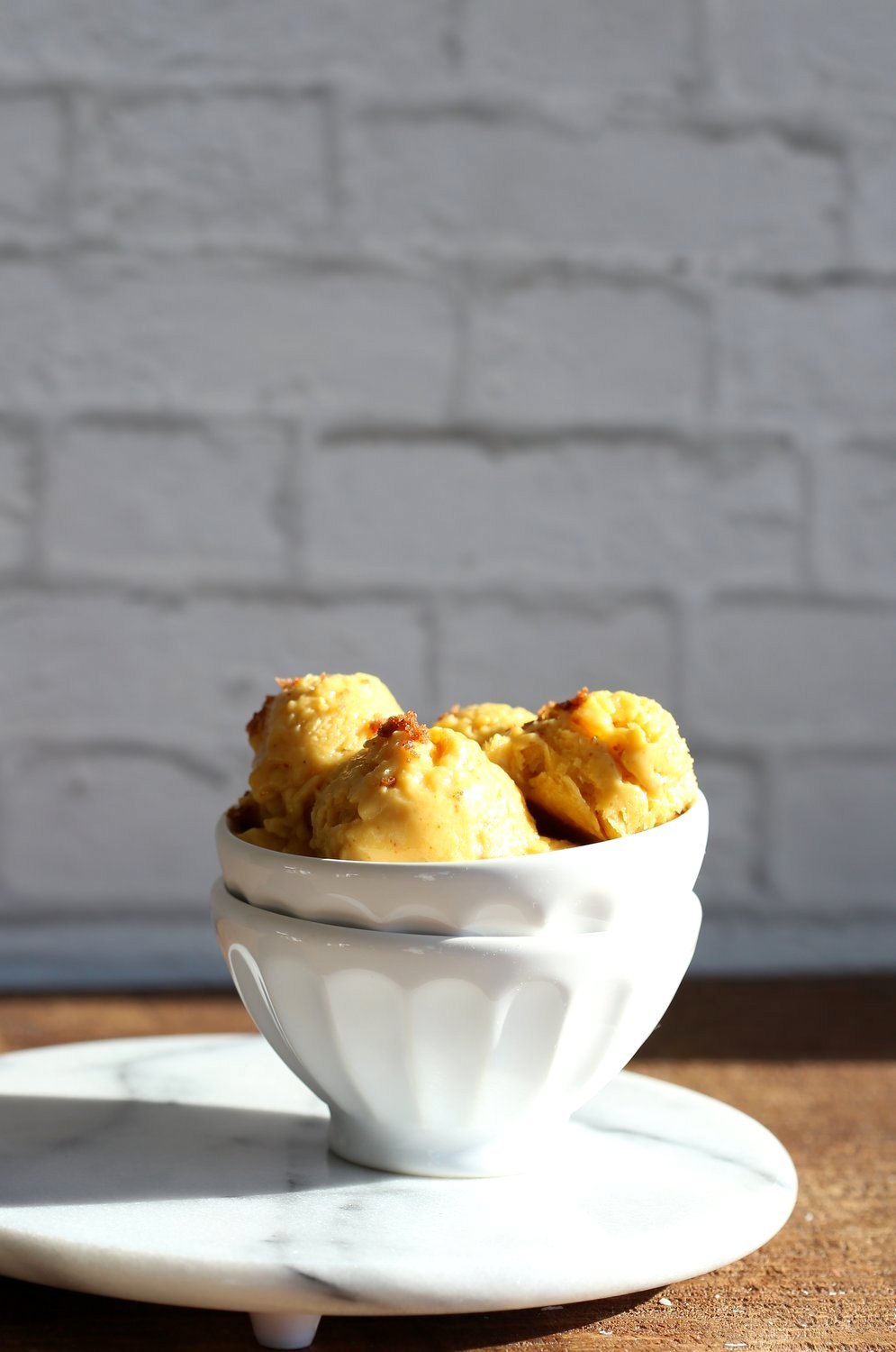 Easy Vegan Mango Ice Cream. This Creamy ice cream has vegan cream cheese, ripe mango and hint of vanilla. Delicious Mango Cheesecake Ice cream for Summer. #Vegan #Glutenfree #Soyfree #Recipe #veganricha
