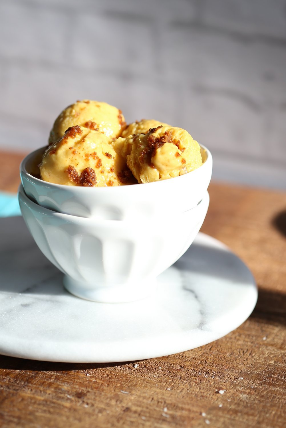 Easy Vegan Mango Ice Cream. This Creamy ice cream has vegan cream cheese, ripe mango and hint of vanilla. Delicious Mango Cheesecake Ice cream for Summer. #Vegan #Glutenfree #Soyfree #Recipe #veganricha