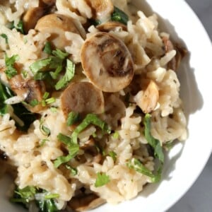 Instant Pot Mushroom Risotto. Easy Vegan Mushroom Risotto made in Instant Pot Pressure cooker. Saucepan option. #Recipe #soyfree #nutfree #vegan #glutenfree #veganricha #instantpot | VeganRicha.com
