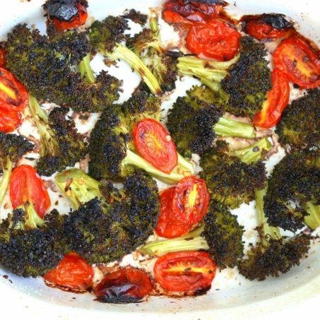 Vegan Pesto Pasta with Charred Broccoli. Easy Vegan Pesto with Ziti, served with roasted cherry tomatoes and broccoli. #Vegan #Soyfree #Recipe #VeganRicha. Can be #glutenfree and #nutfree | VeganRicha.com