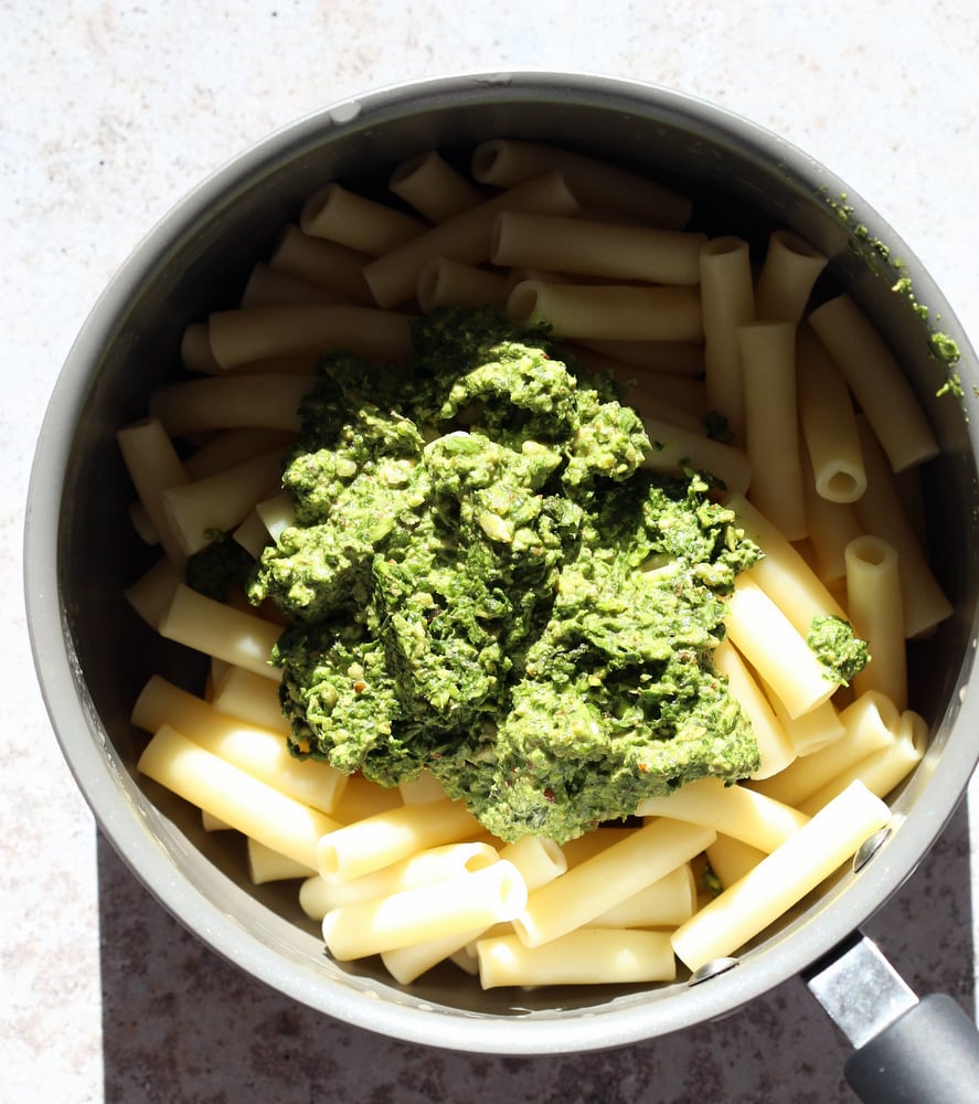 Vegan Pesto Pasta with Charred Broccoli. Easy Vegan Pesto with Ziti, served with roasted cherry tomatoes and broccoli. #Vegan #Soyfree #Recipe #VeganRicha. Can be #glutenfree and #nutfree | VeganRicha.com