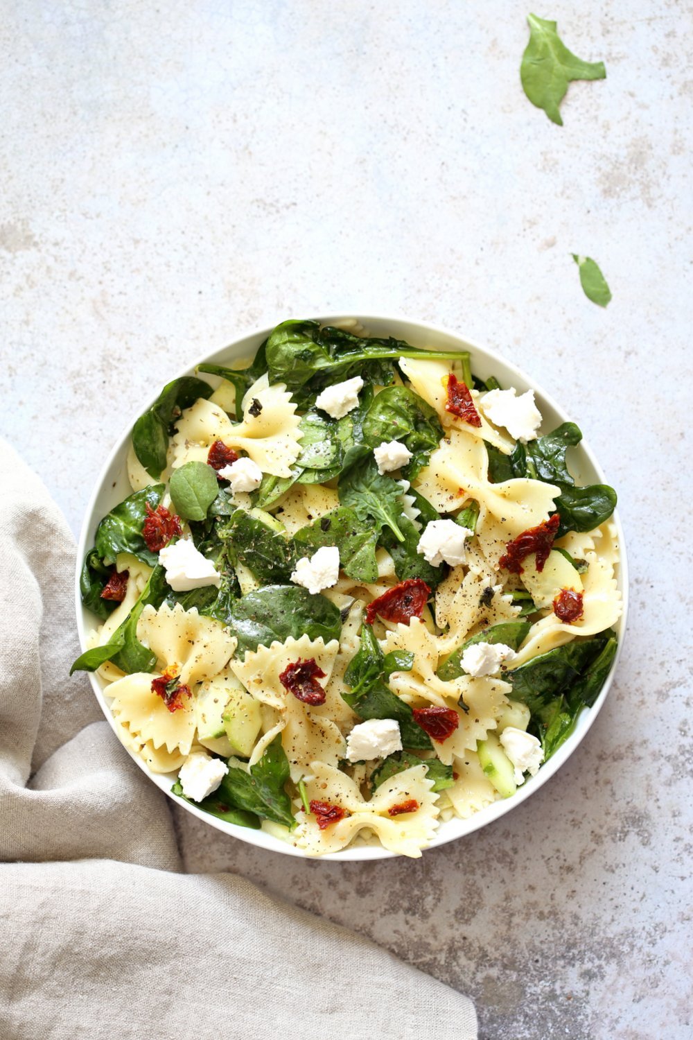 Tuscan Pasta Salad with Lemon Garlic Herb Vinaigrette. Farfalle Pasta Salad with Tuscan/Mediterranean flavors. #Vegan #Soyfree #Recipe. Can be #nutfree and #glutenfree #veganricha