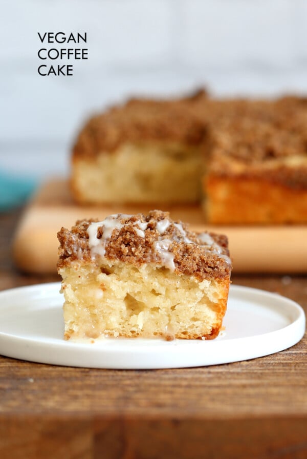 Easy Vegan Coffee Cake Recipe. Simple soft Vanilla Cake topped with a delicious Streusel. Classic Cinnamon Streusel Coffee cake. #Vegan #soyfree #nutfree #Recipe. Glutenfree optionย #veganricha
