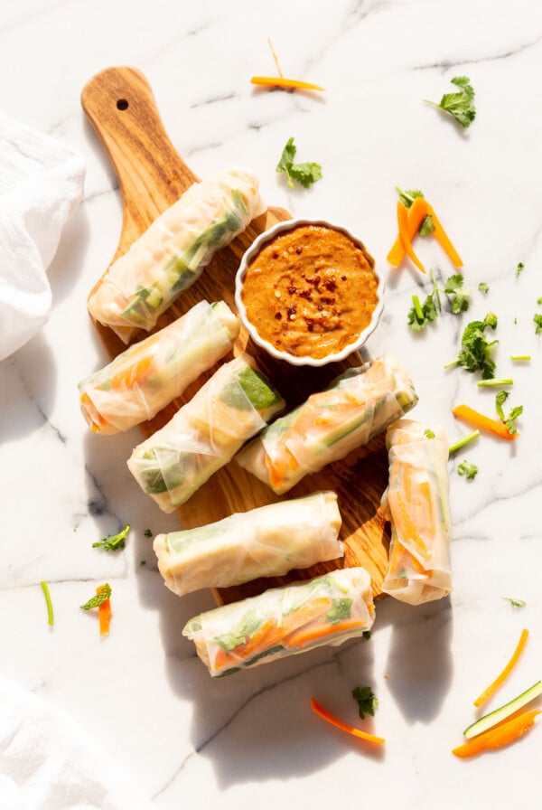 Easy Vegan Fresh Spring Rolls with Peanut Sauce. Rice paper Fresh Rolls with Marinated Tofu and Quick Peanut Dipping Sauce. #Vegan #VeganRicha #VeganSpringrolls #VeganSummerrolls Glutenfree #Recipe Can be Nutfree with Sunbutter or Sweet Chili sauce.ย