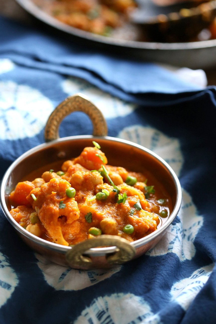 Veggie Kurma - Easy Coconut Korma Sauce with Cauliflower, Potatoes, Carrots, Chickpeas. Vegetable Korma #Vegan #Glutenfree #Soyfree #Nutfree #Recipe #veganricha