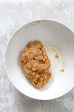 Easy Vegan Cardamom Cookies. These soft cookies are a cross between cardamom shortbread and snickerdoodles. #Vegan #Soyfree Recipe. #Glutenfree option.