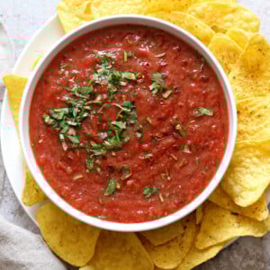 Easy Homemade #Salsa. This fresh tomato salsa is super quick to make in a blender or a food processor and is always a hit at the party. #Vegan, #Glutenfree, #Soyfree, #Nutfree recipe. #veganricha