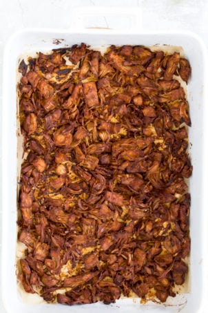 Easy Pulled Jackfruit Sandwiches. Shredded Jackfruit seasoned with bbq seasoning and bbq sauce, baked and served with slaw. #Vegan Pulled Pork. #Nutfree Recipe. Can be #glutenfree soy-free
