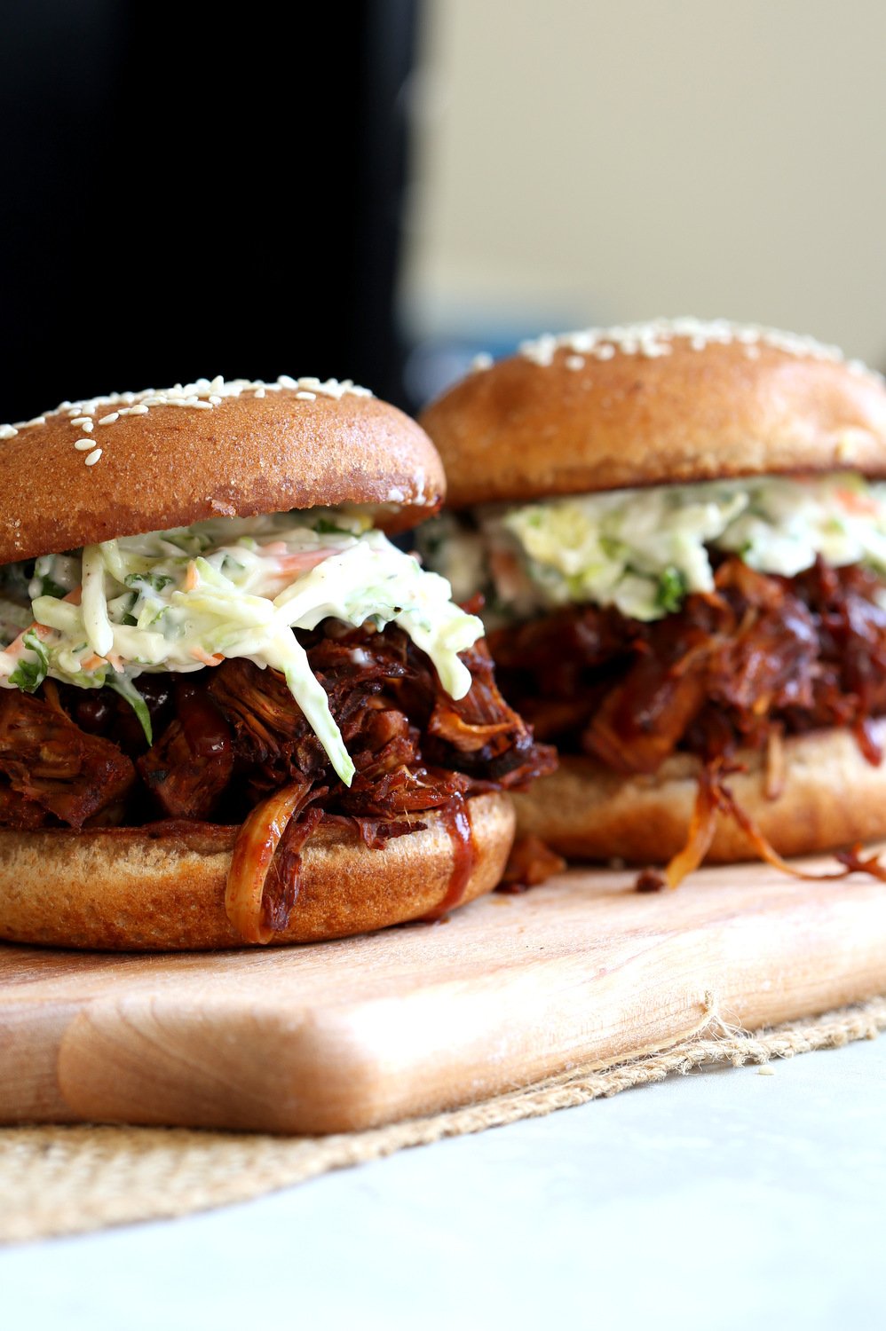 Easy Pulled Jackfruit Sandwiches. Shredded Jackfruit seasoned with bbq seasoning and bbq sauce, baked and served with slaw. #Vegan Pulled Pork. #veganricha #Nutfree Recipe. Can be #glutenfree soy-free