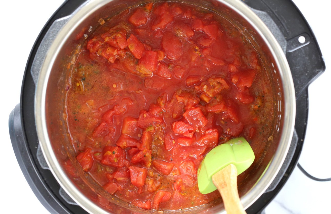 Instant Pot Tikka Masala - #Vegan Tikka Masala Sauce Recipe. Easy Tikka masala sauce, made in a Pressure Cooker. Saucepan option. Add veggies, tofu, chickpeas, vegan chickin subs. #Glutenfree #Soyfree #Nutfree #recipe #VeganRicha