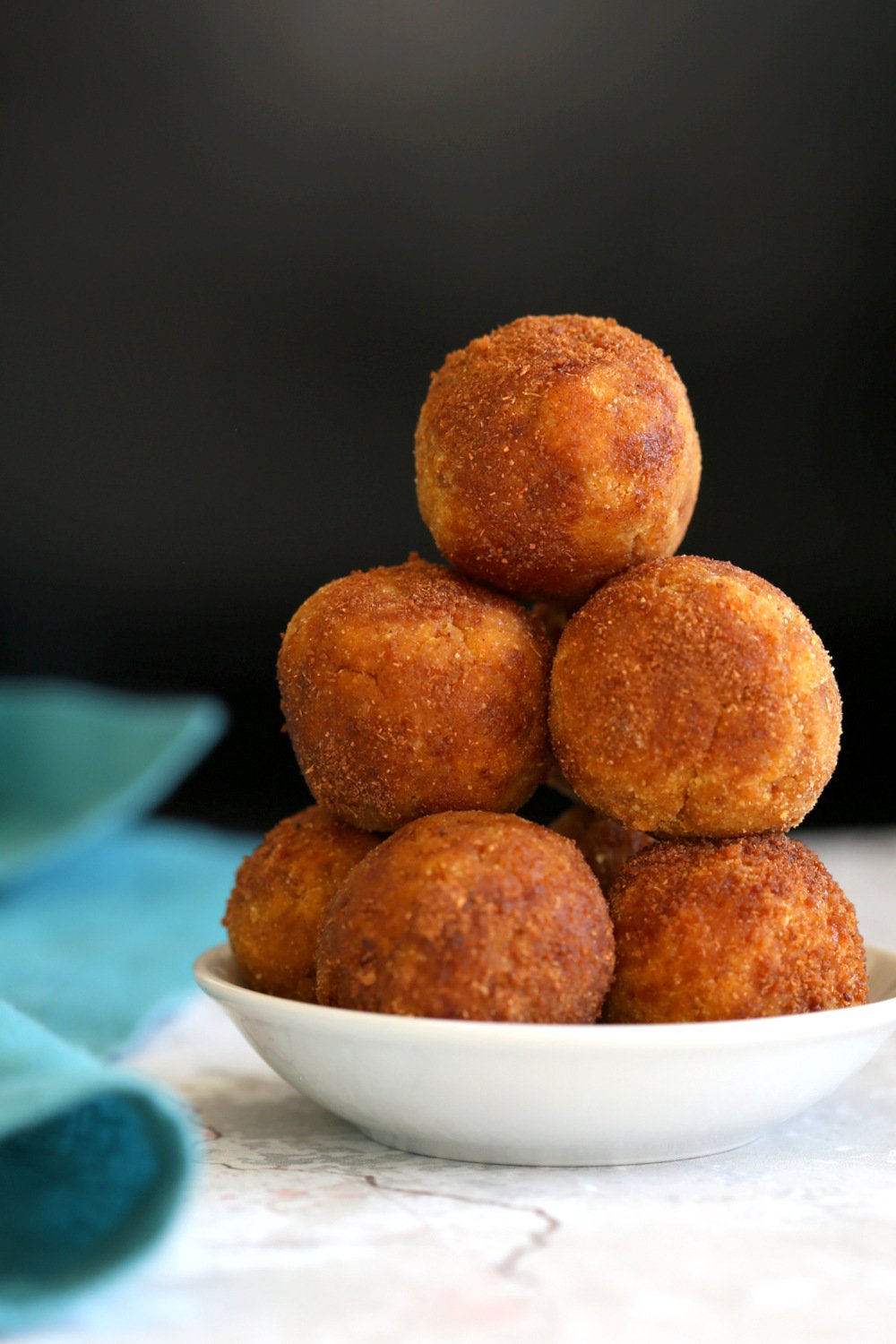 Vegan Pumpkin Pie Truffles or No Bake Pumpkin Donut Holes. 7 Ingredient No oil, No Refined Sugar These fudgy bites are perfect for fall. #VeganRicha #Vegan #Glutenfree #Soyfree #Recipe
