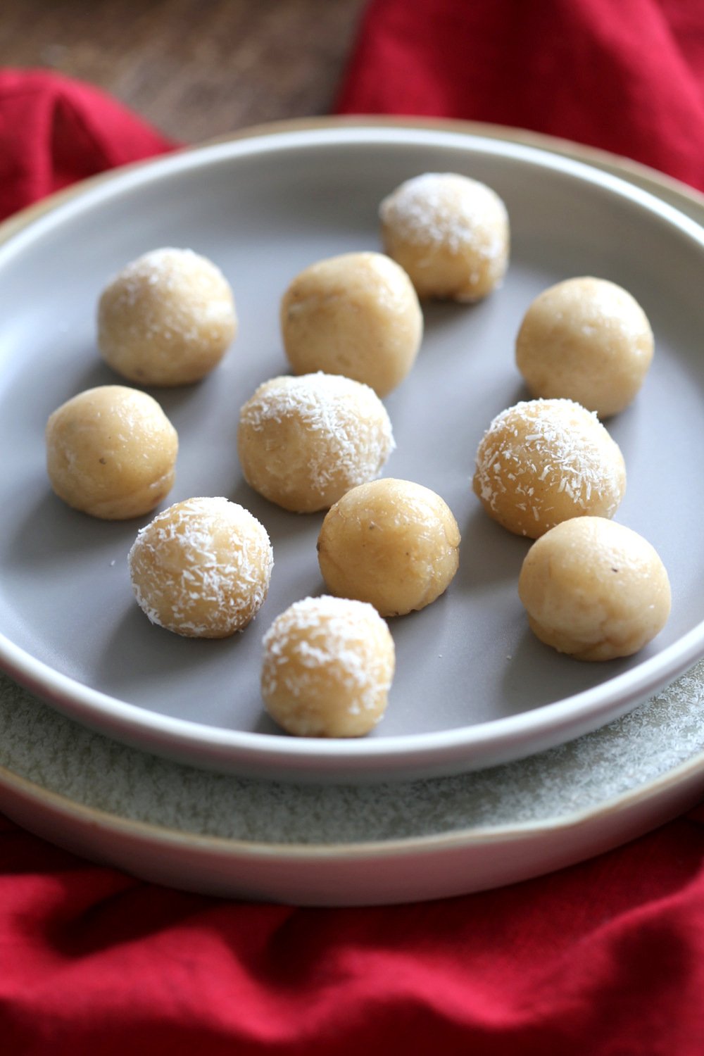 Vegan Malai Ladoo. Sweet Fudge balls that are flavored with cardamom. Festive Indian Sweet. Dairy-free Ladoo. #veganRicha #Vegan #Glutenfree #Soyfree #Recipe Can be #oilfree.