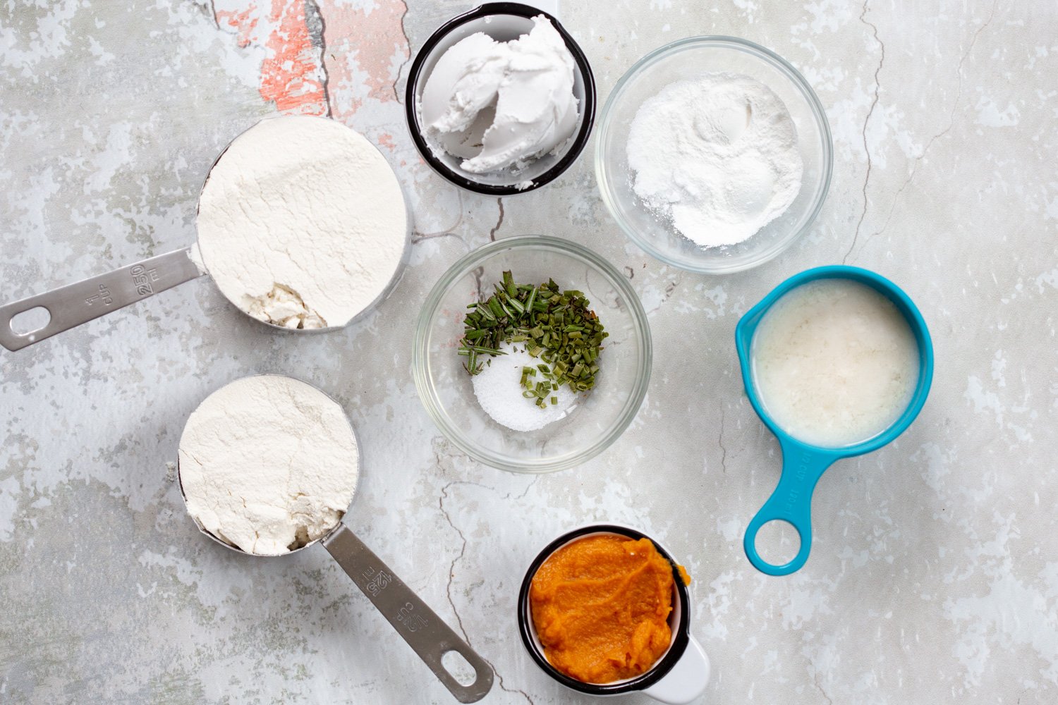 Oil-free Vegan Biscuits. These flaky savory herbed biscuits dont use any oil or butter! Soft inside and an amazing crumb. #VeganRicha #Vegan #Soyfree #Nutfree low fat #Biscuit #Recipe