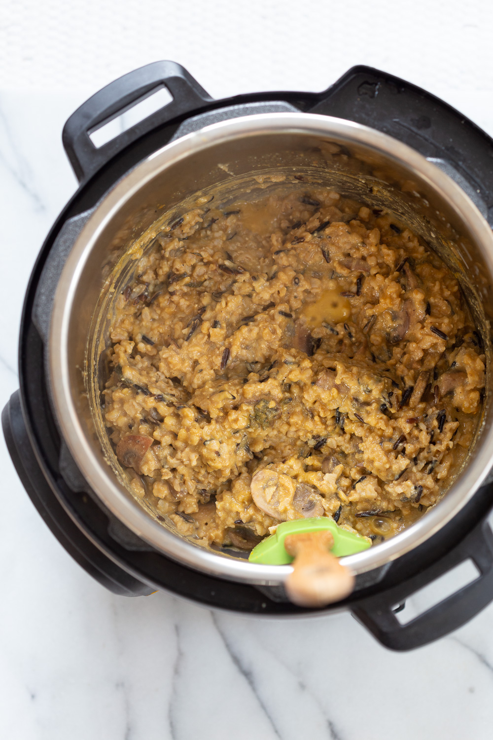 Vegan Pumpkin Risotto Instant Pot. Easy Pumpkin Risotto with Wild Rice Brown Rice Blend and Mushrooms. Make it in an Instant Pot pressure cooker or Saucepan. 30 Mins. #Vegan #Glutenfree #soyfree #Recipe #VeganRicha
