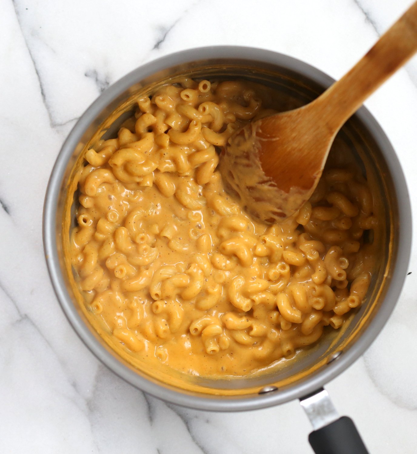 This Easy Vegan Mac and Cheese Powder is perfect to whip up mac and cheese within minutes when needed. It also makes a great gift! Add flavors and herbs for variations. #Vegan Mac n Cheese Mix #Recipe. Glutenfree Nutfree Option #VeganRicha
