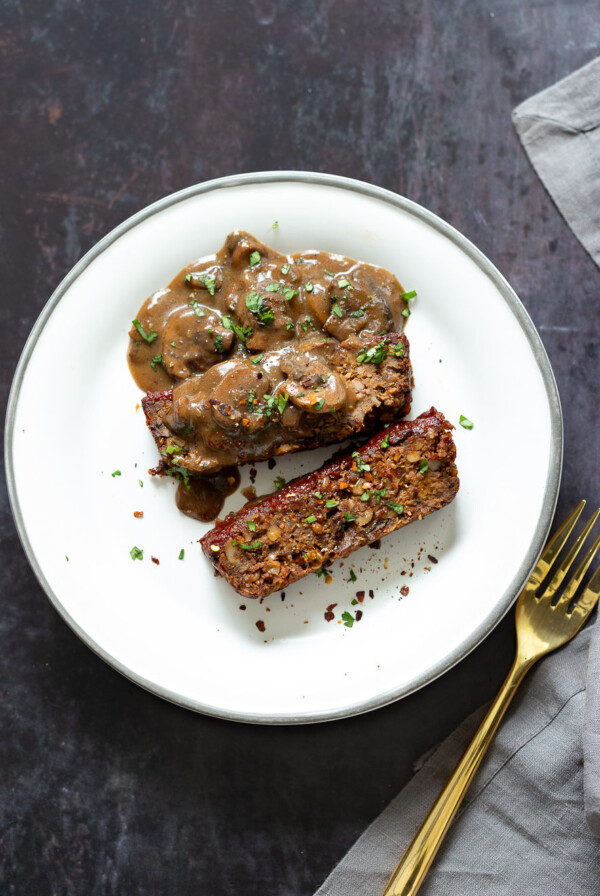 This Vegan Meatloaf is flavorful, decadent, nutty and great for anyone wanting a no bean/lentil loaf. Use nuts of choice. #Vegan #Recipe #VeganRicha . Can be Glutenfree