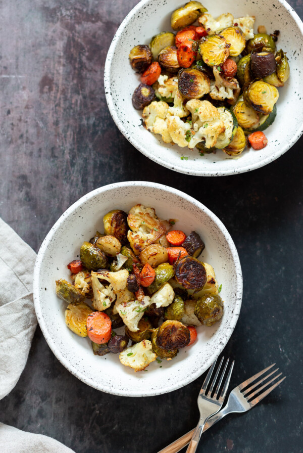 Roasted Brussels Sprouts and Cauliflower with fresh herbs and black pepper. Roasted Veggies Bowl.#Vegan #Glutenfree Nutfree Soyfree #Recipe #VeganRicha