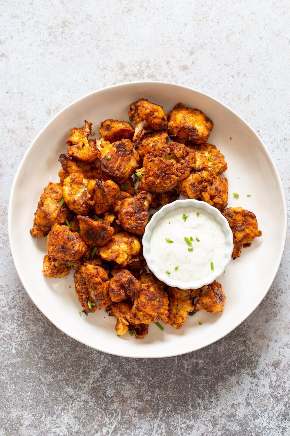 Vegan Nashville Hot Cauliflower Bites. These Nashville Style Hot Cauliflower wings are flavorful, hot and Delicious! Serve with vegan ranch or other dips. Add to wraps or bowls. #Vegan #Nutfree #Soyfree #Recipe #veganricha #hotcauliflowerwings Glutenfree option