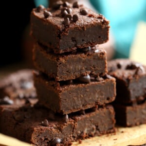 Vegan Chickpea Brownies. Grain-free Brownies with chickpeas and nut butter or seed butter. These #Vegan #Glutenfree Brownies Can be made without nuts. Fudgy Healthy No Added Oil, No Added refined sugar #Soyfree #veganRicha #chickpeabrownies #recipe