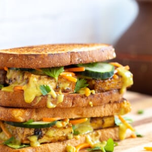 This Curried Tofu Banh Mi is Delicious, refreshing and comes together within 30 mins. Easy Vegan Banh Mi Sandwich with coconut curry sauce! #Vegan #VeganRicha #TofuBanhMi #VeganBanhMi #Nutfree #Recipe Can be glutenfree