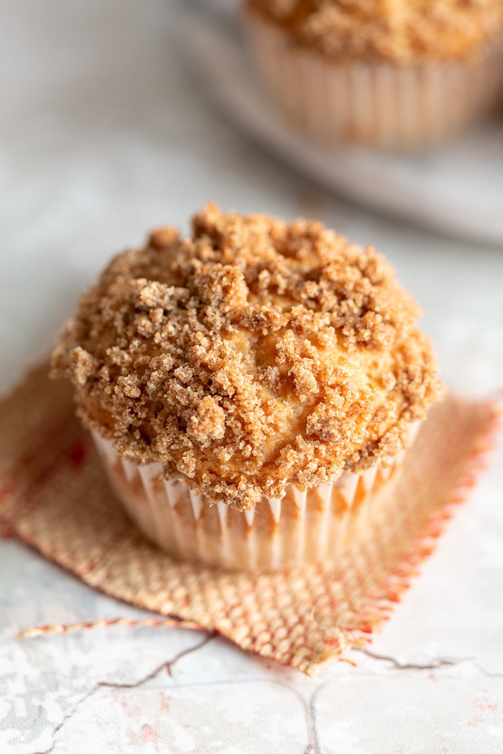 Vegan Banana Muffins with Streusel on jute