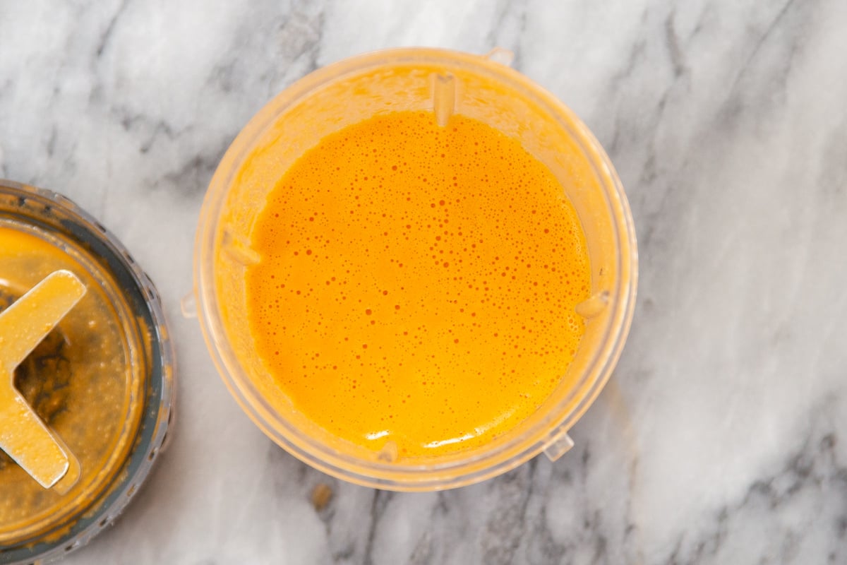 creamy red bell pepper gravy