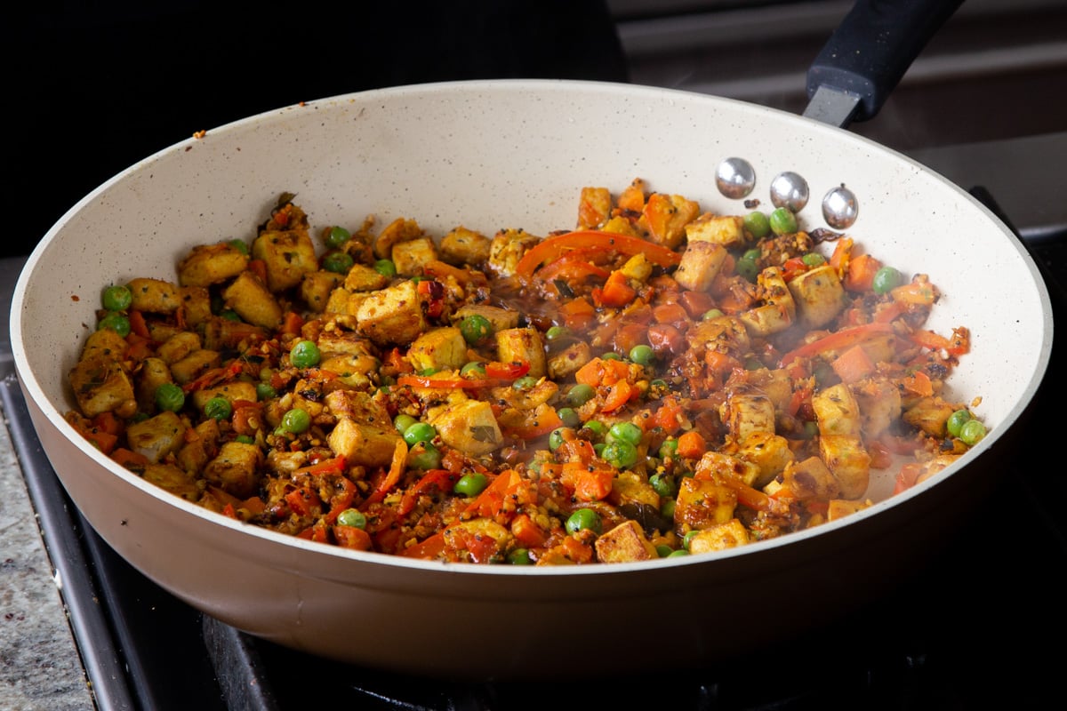 tofu, veggies, and podi after cooking