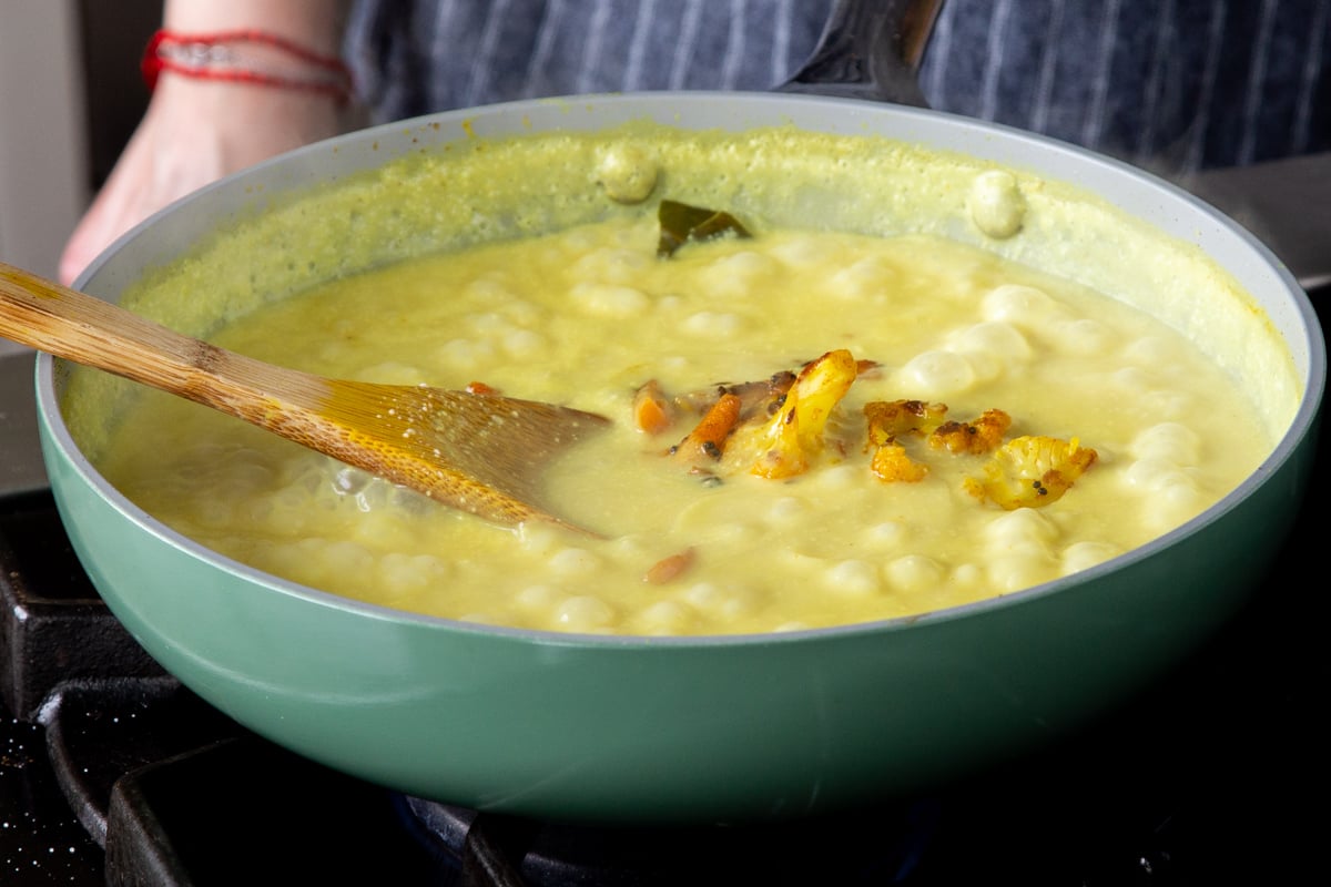 kadhi pasta in the pan, boiling
