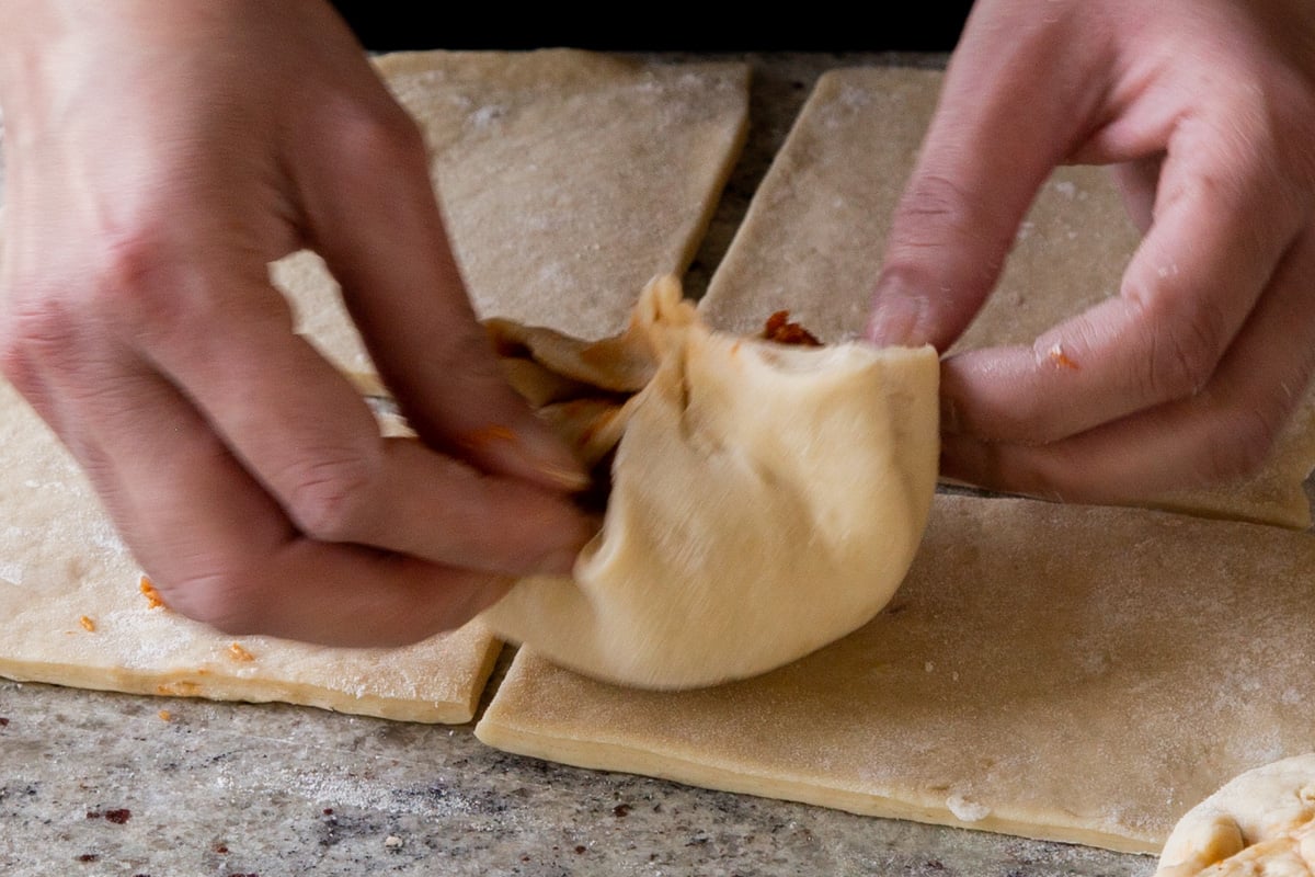starting to seal the bao