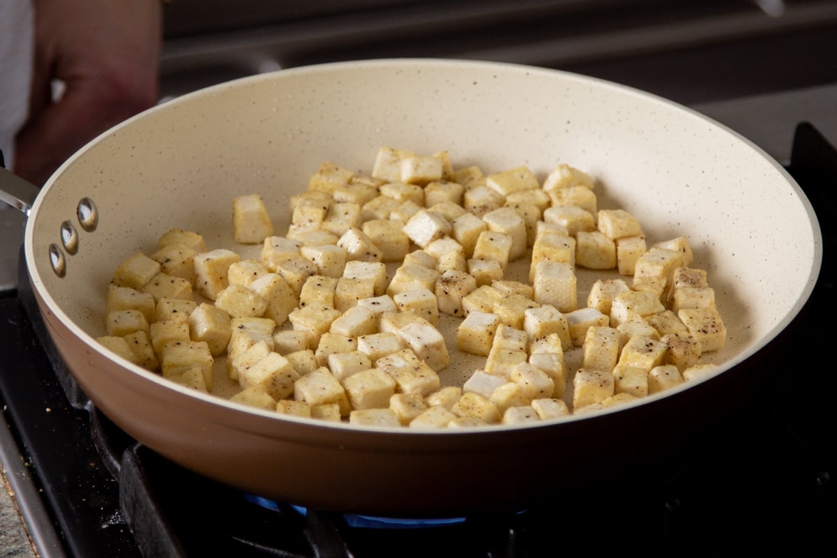 tofu in the pan, after crisping up