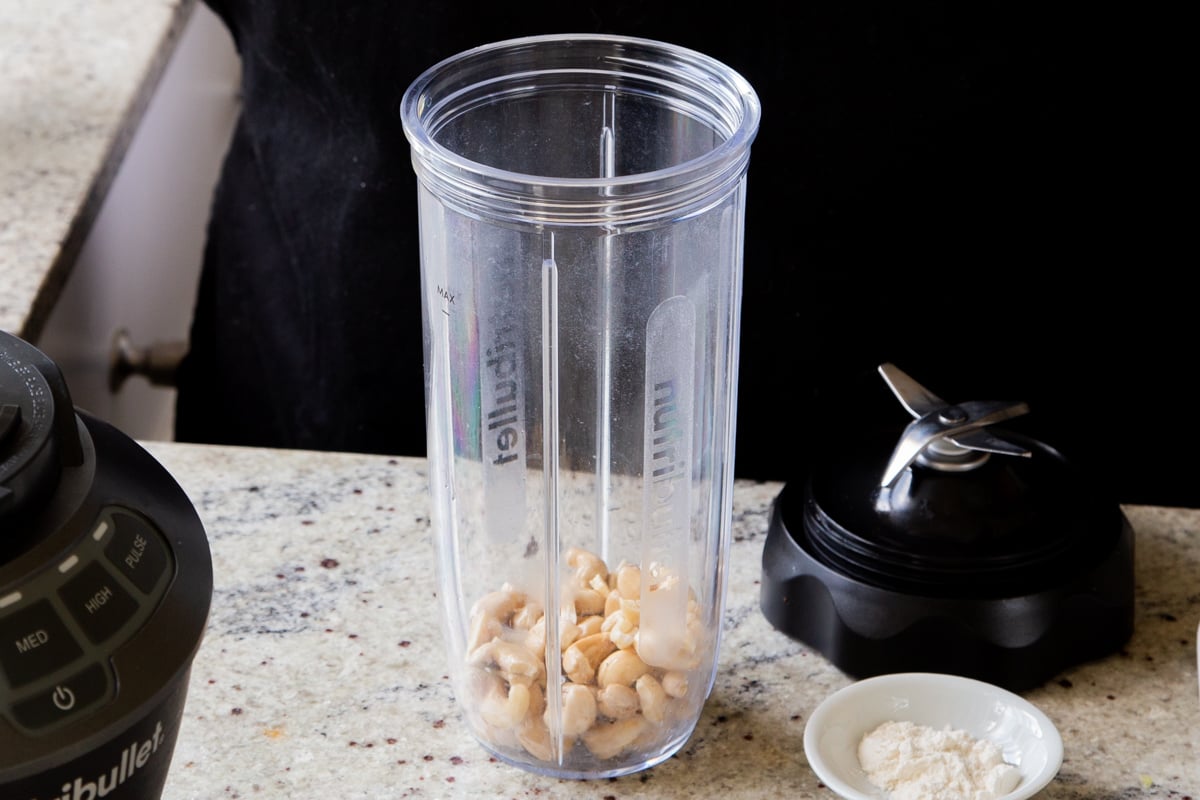 soaked cashews in the blender