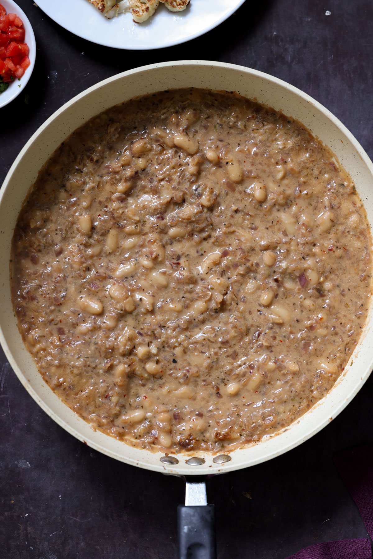 caramelized onion beans in the pan after cooking