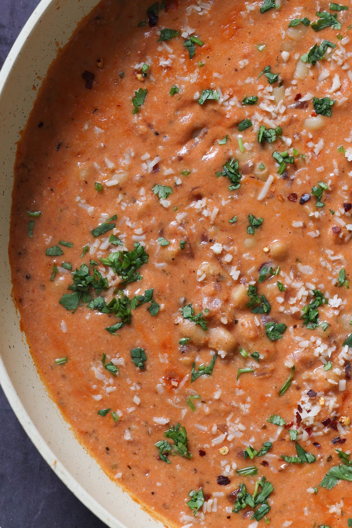 close-up of rosé sauce beans in the pan