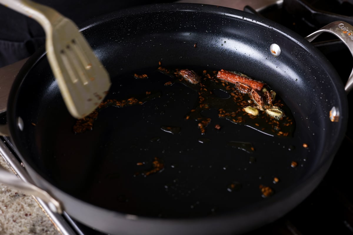 roasting whole spices in th pan