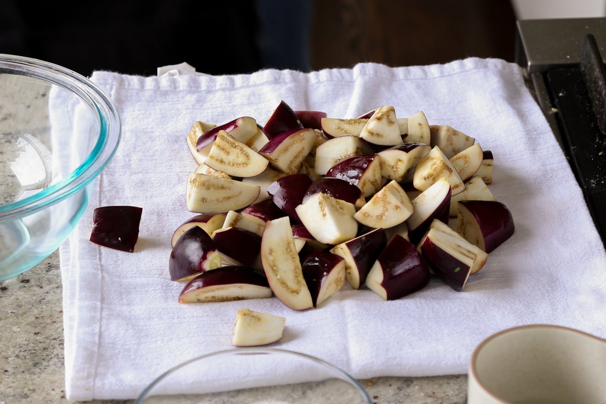 drying the soaked eggplant