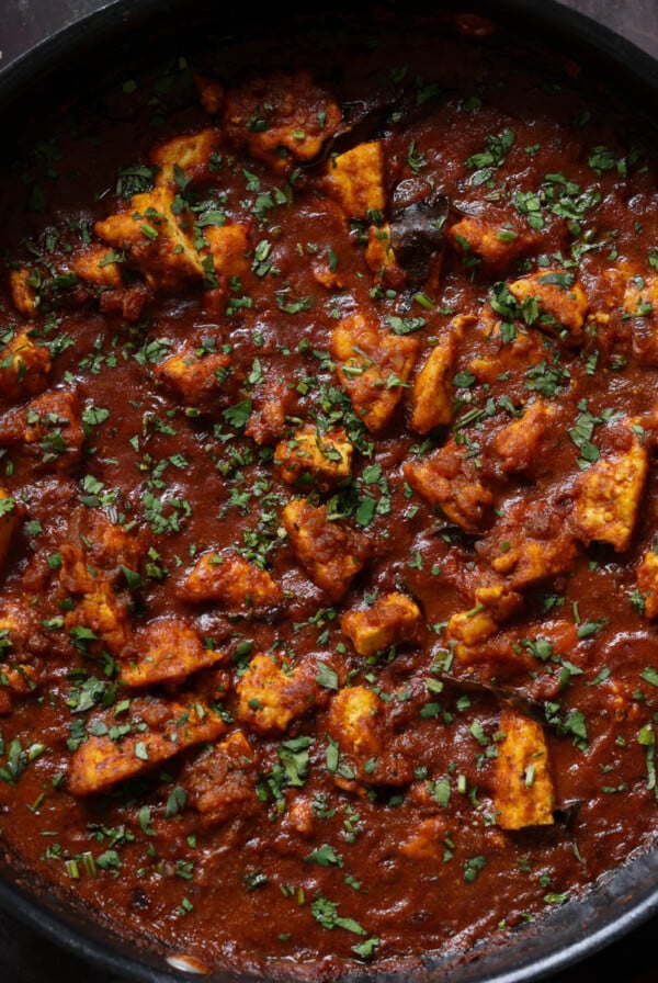 malvani chicken curry in the pan after cooking
