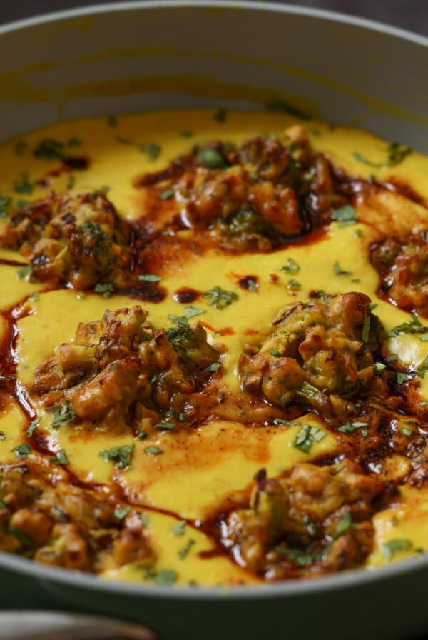 close-up of a pan of pan of kadhi pakora