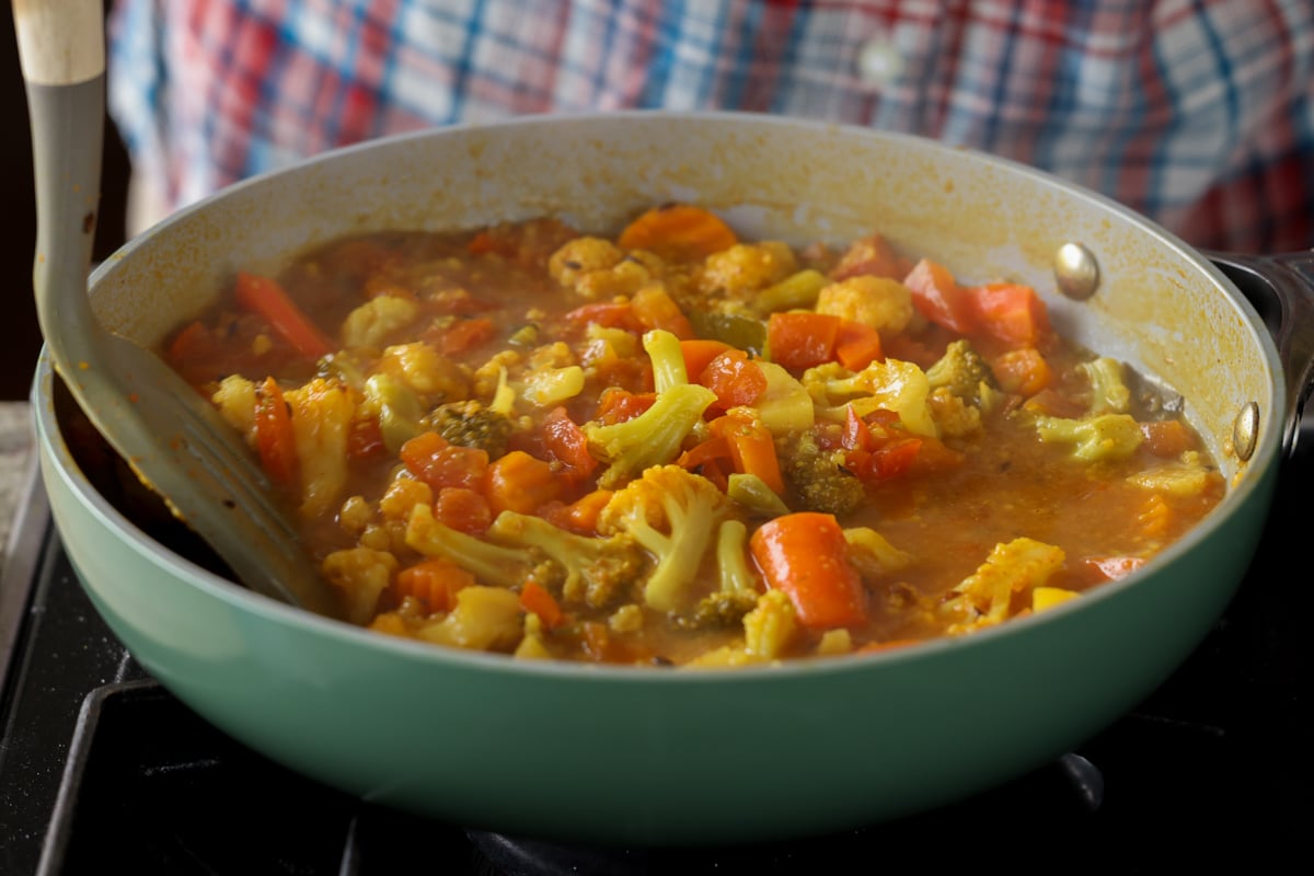 Sindhi kadhi in the pan after cooking