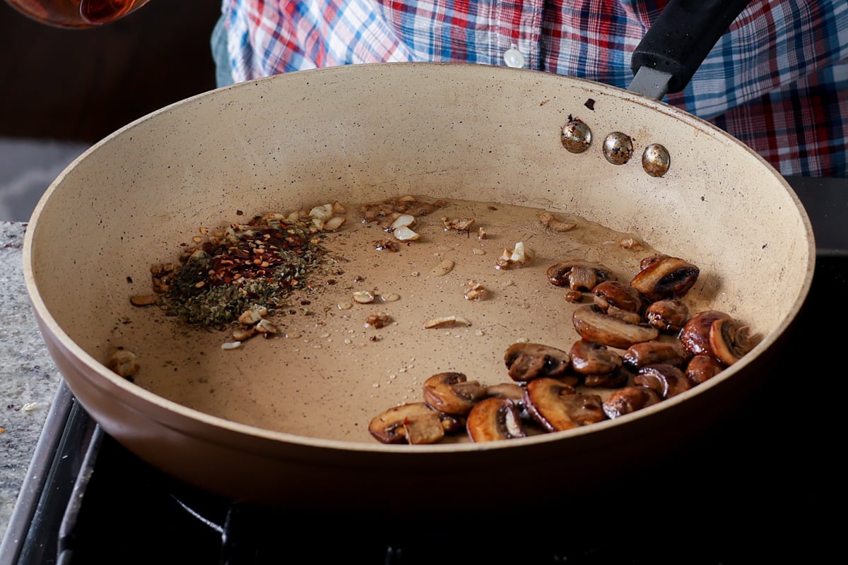 cooked garlic in the pan